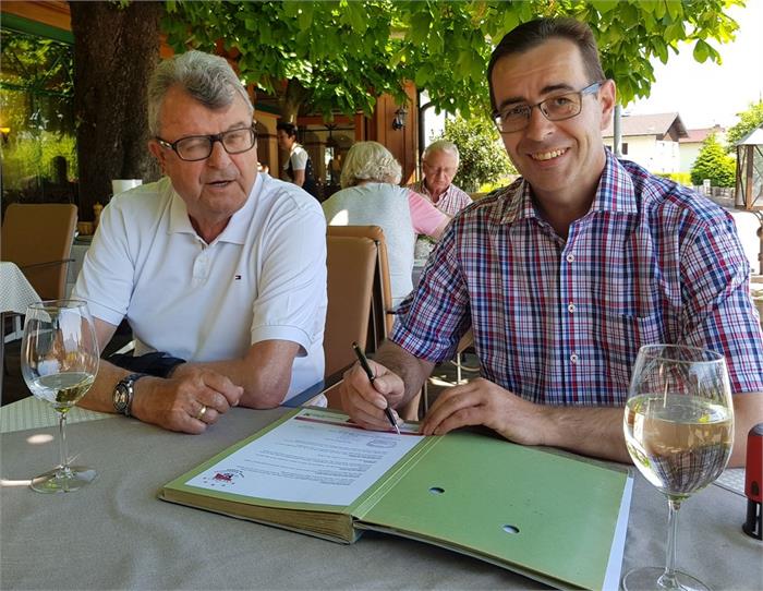 Tourismusverein Wals-Siezenheim<br>verlängert Sponsorvertrag mit dem A.C. Wals