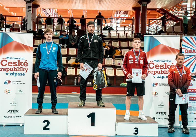 Isa Bektemirov erkämpft den 3. Platz beim U-17 Grand Prix von Tschechien in Chomutov