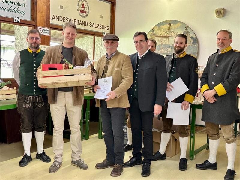 Florian Huber und die Mannschaft A.C. Wals I belegen den 3. Platz beim Vortlschießen